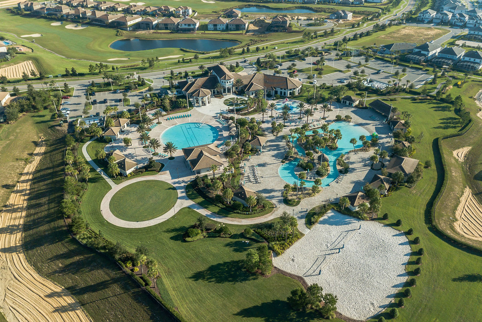 Vista do condomínio ChampionsGate Golf / Oasis Club em Orlando, Flórida